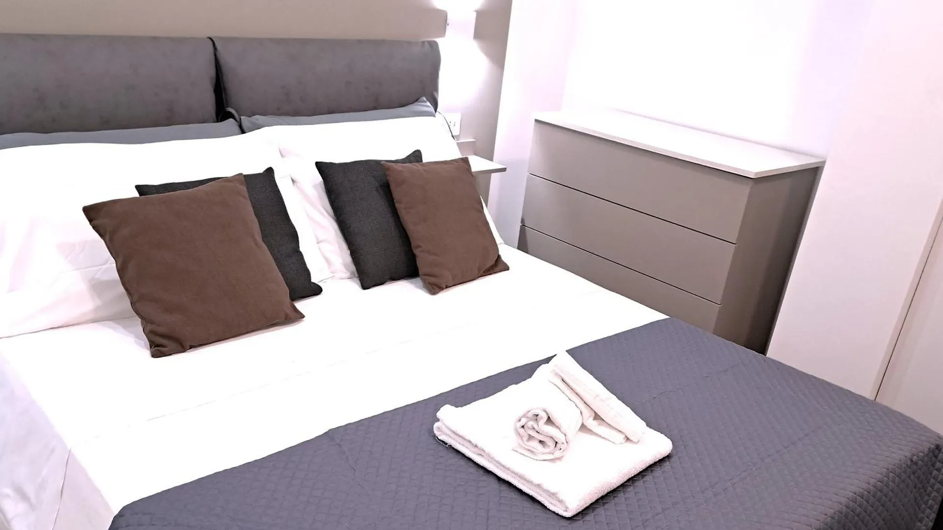 San Giovanni Metro Flat روما 0*,  إيطاليا