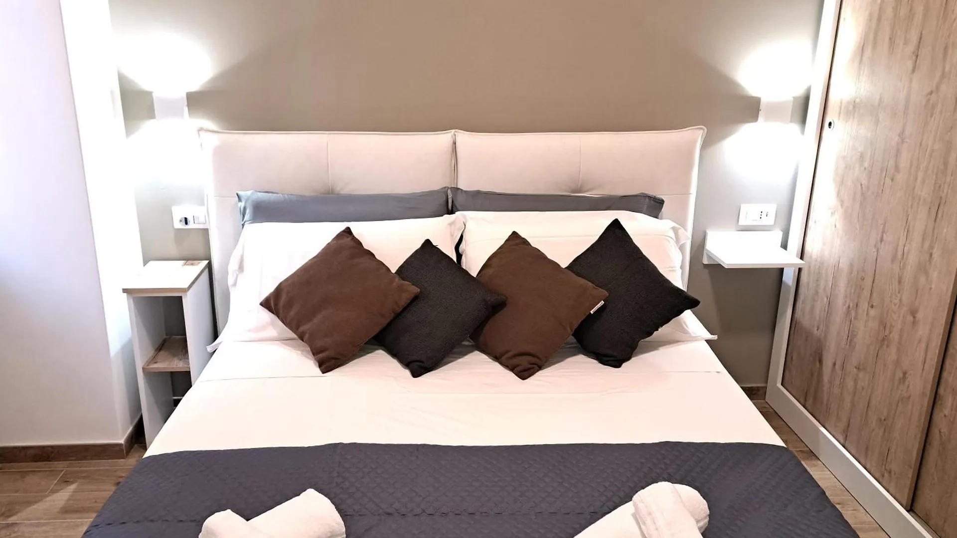 San Giovanni Metro Flat روما