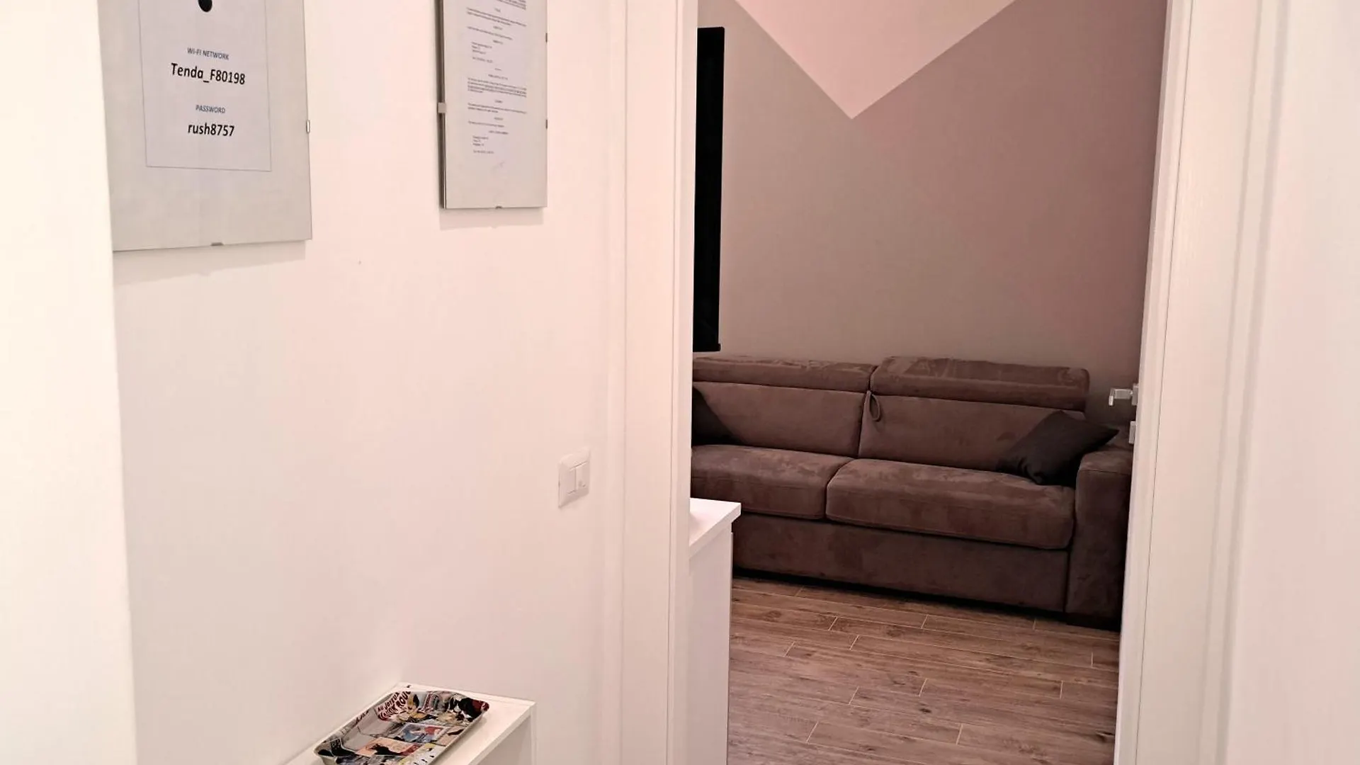 San Giovanni Metro Flat روما 0*,